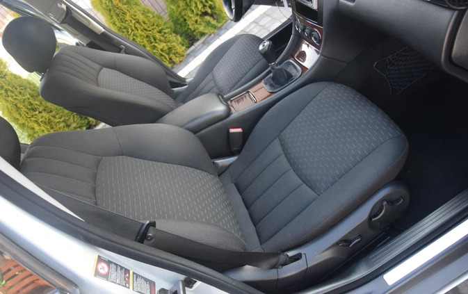 Mercedes-Benz Klasa C cena 15900 przebieg: 266930, rok produkcji 2005 z Dobczyce małe 497
